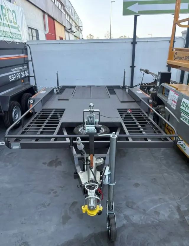 PLATAFORMA PORTACOCHES en alquiler en Huelva | Myrentix