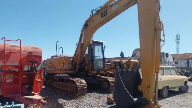 Excavadora Caterpillar 317 en alquiler en Huelva | Myrentix
