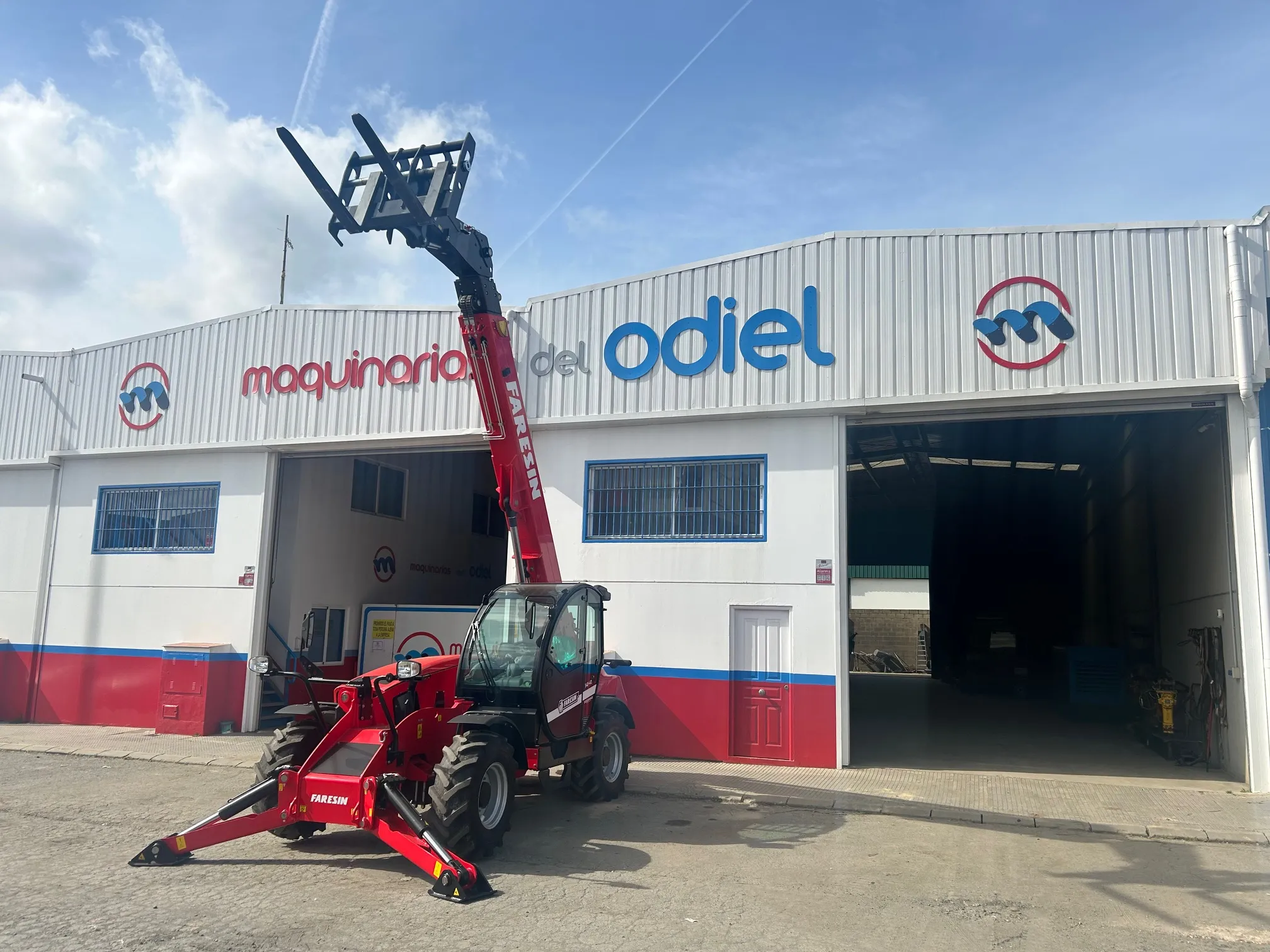 Manipulador Telescópico diesel 14 m en alquiler – Huelva | Myrentix